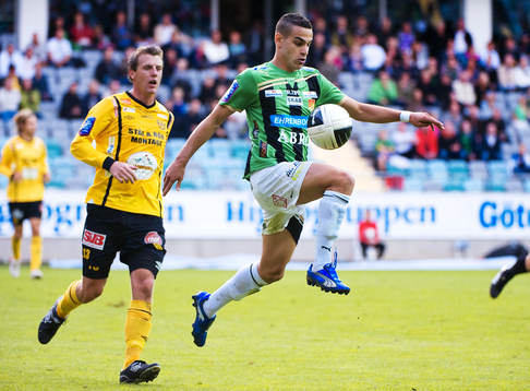 Mervan Celik, Gais