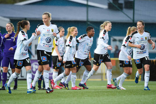 Umeåsu Rita Chikwelu jublar