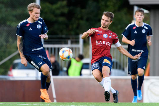 Utsiktens Joakim Olausson och Örgrytes Hannes Sahlin
