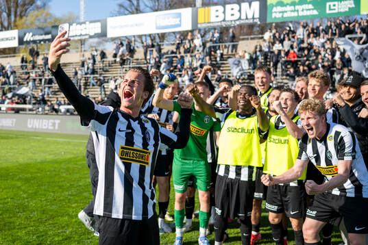 Landskronas spelare jublar