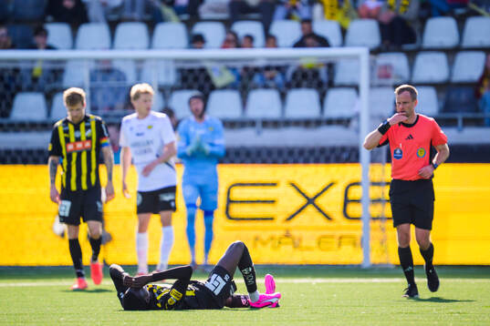 Häckens Abdoulaye Faye har ont