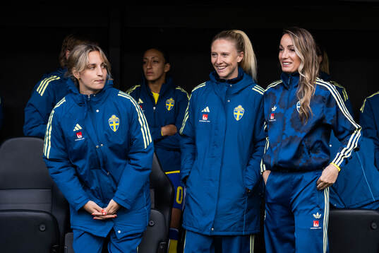 Nathalie Björn, Rebecka Blomqvist and Kosovare Asllani of